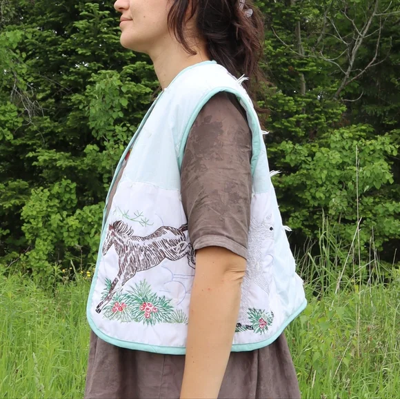 Upcycled Horse Embroidered Vest from A Vintage Quilt L - Picture 8 of 9